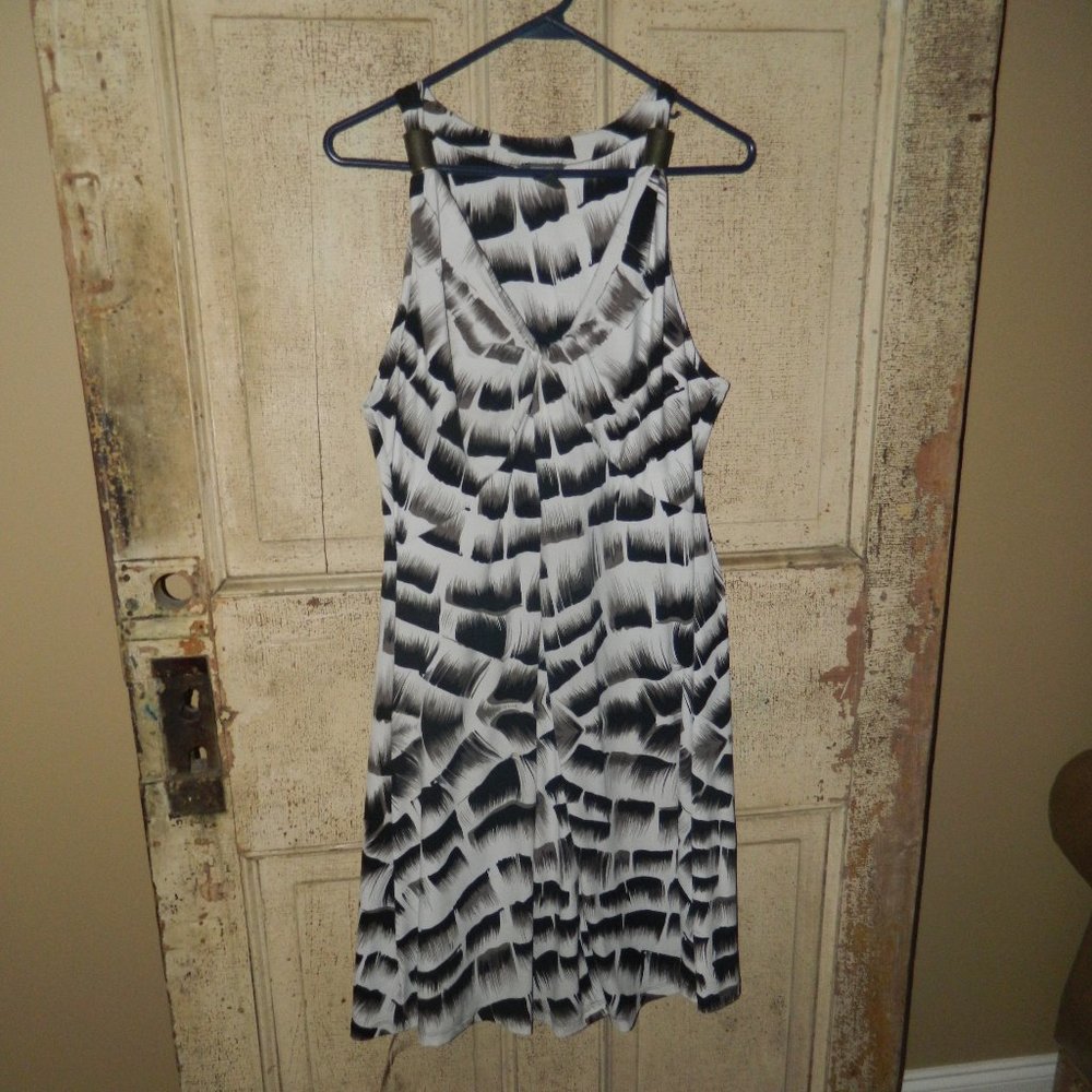 Kenneth Cole Reaction Abstract Dress Metal Accents Size XL (Z-23)